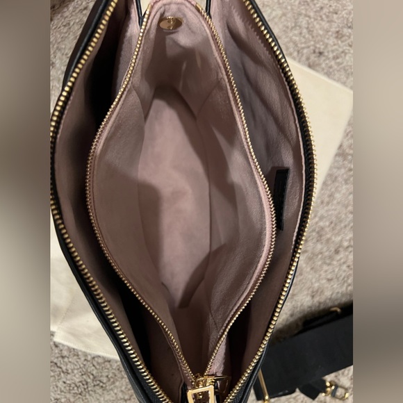 Louis Vuitton Coussin PM in Noir - Picture 10 of 16